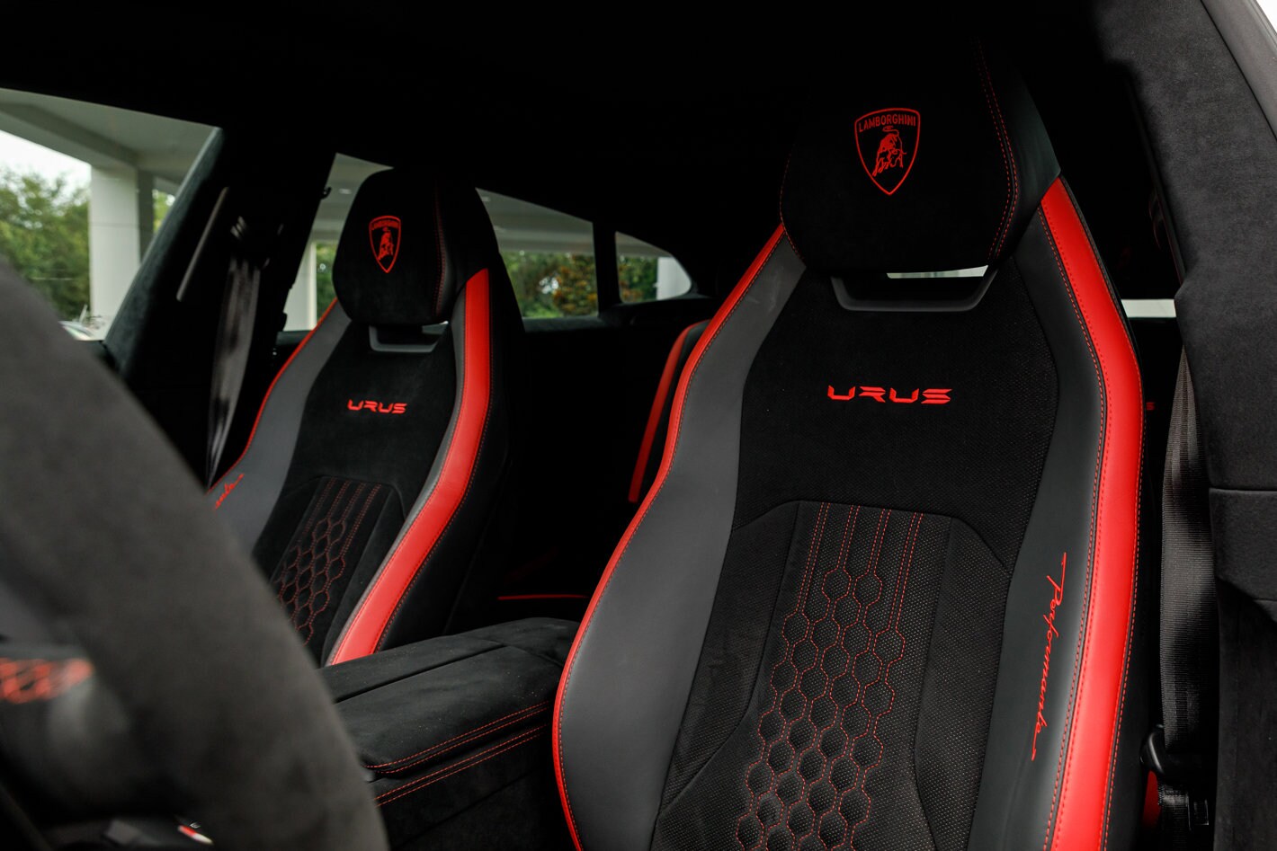 2023 Lamborghini Urus Performante photo 4