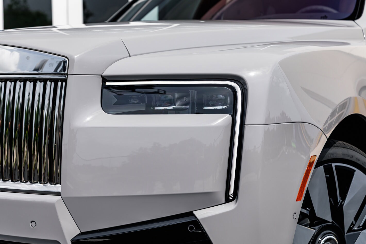 2025 Rolls Royce Cullinan RR photo 2