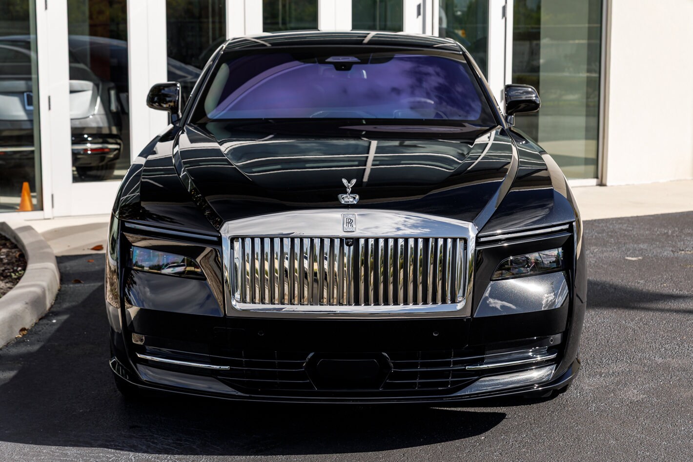 2025 Rolls Royce Spectre photo 2