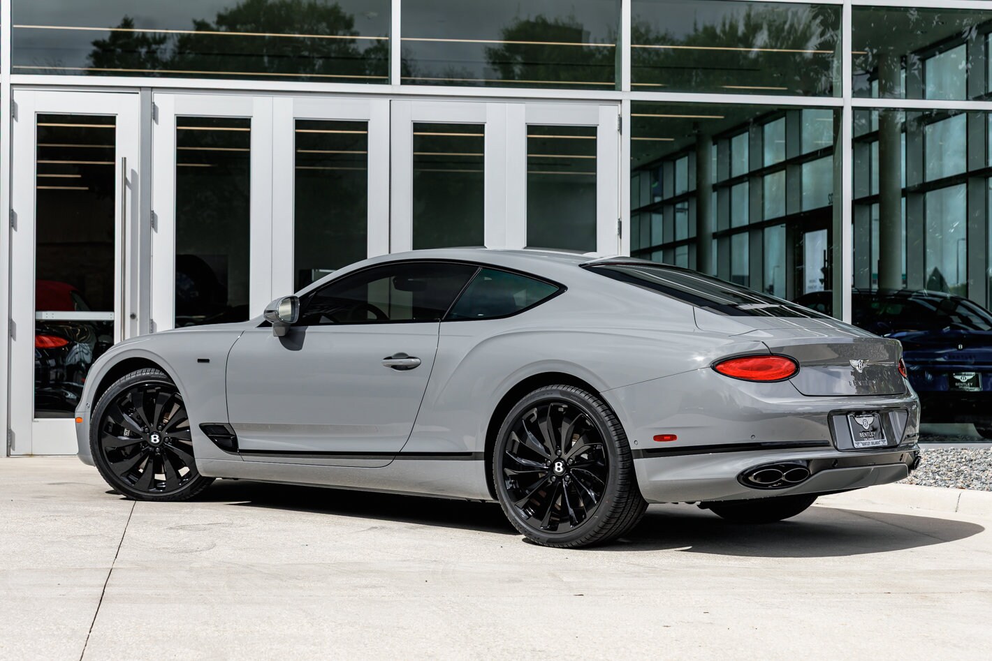 2024 Bentley Continental GT V8 photo 3