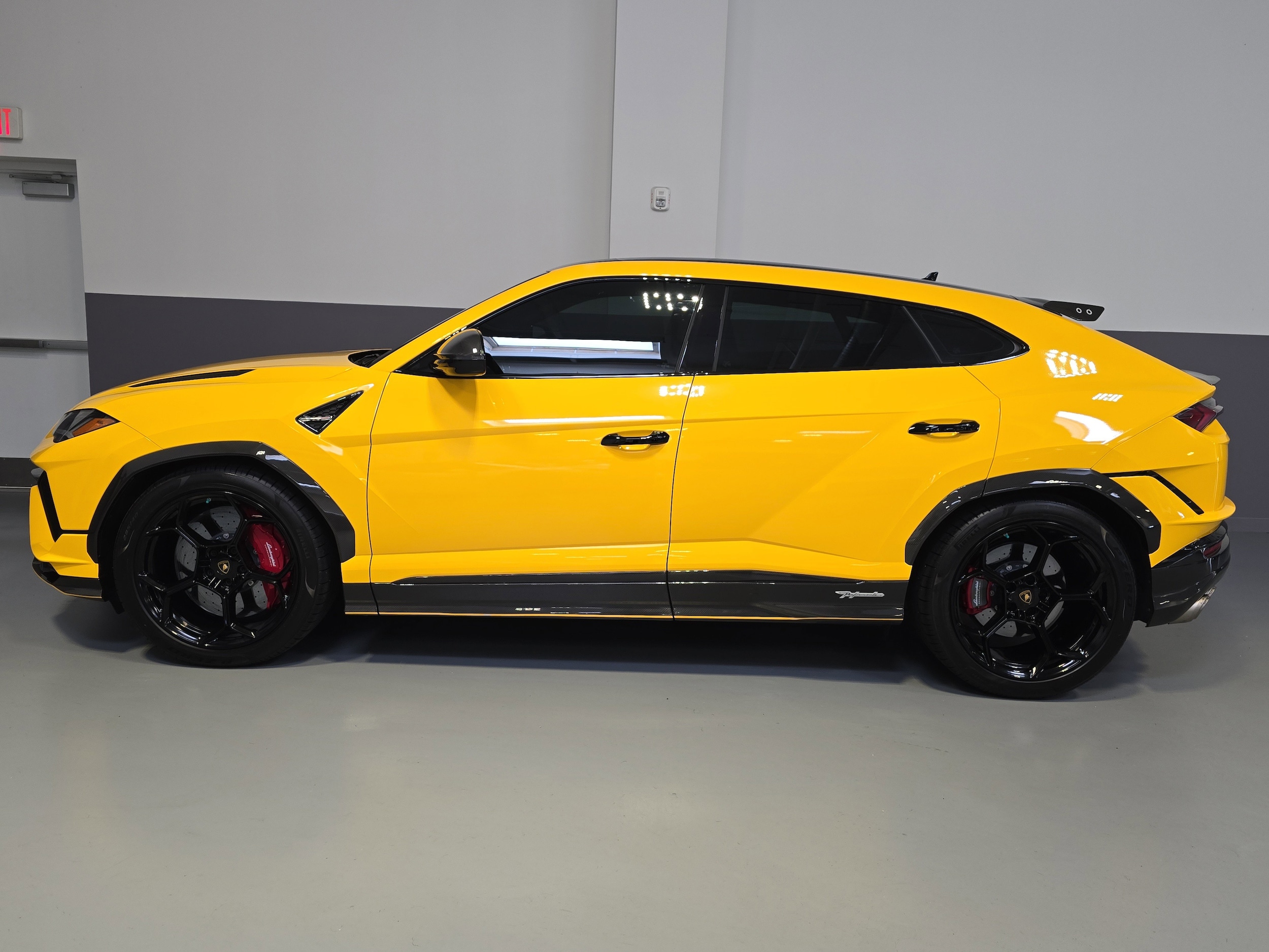 Used 2023 Lamborghini Urus Performante with VIN ZPBUC3ZL2PLA22381 for sale in Orlando, FL