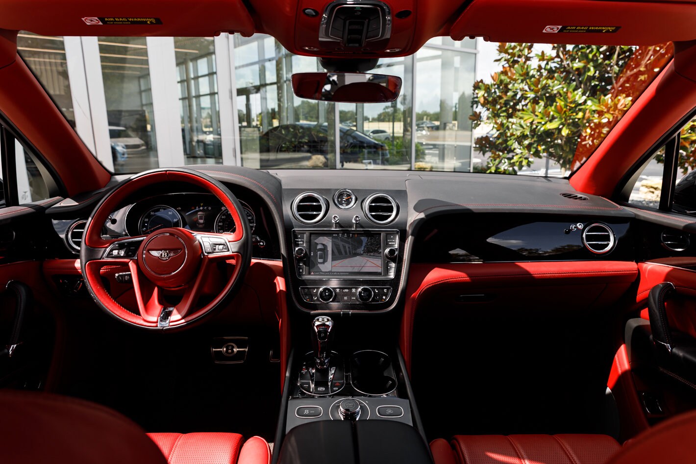 2020 Bentley Bentayga V8 photo 3