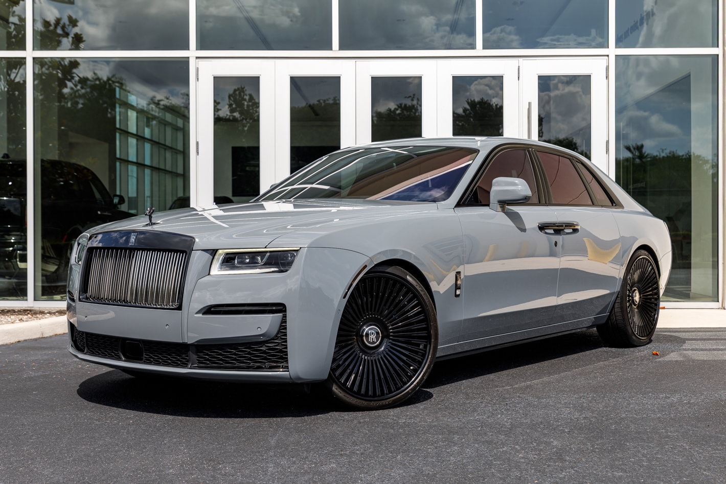 2023 Rolls-Royce Ghost Black Badge's photo