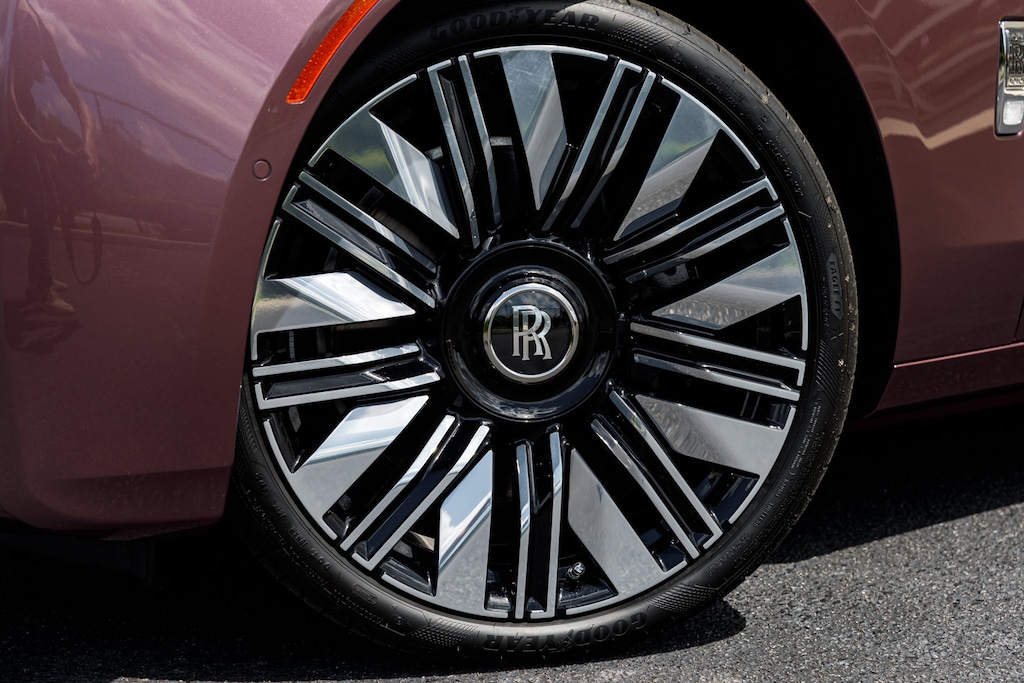New 2027 Rolls-Royce Ghost Sedan