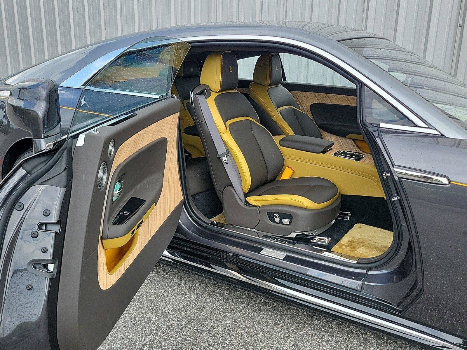 2024 Rolls Royce Spectre photo 3