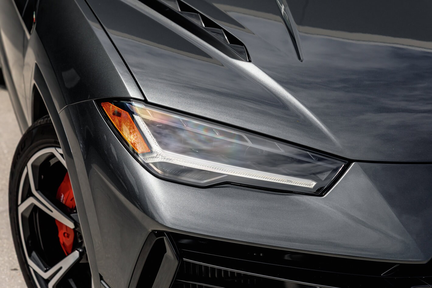 2024 Lamborghini Urus S photo 3