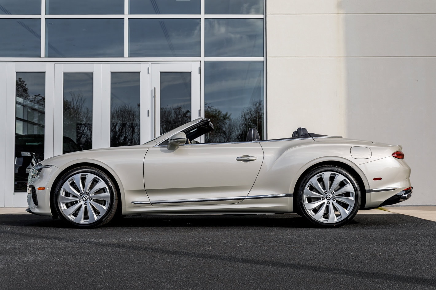 2026 Bentley Continental GTC Base - Photo 8