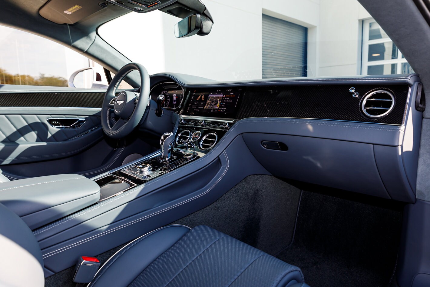 2024 Bentley Continental GT V8 photo 3