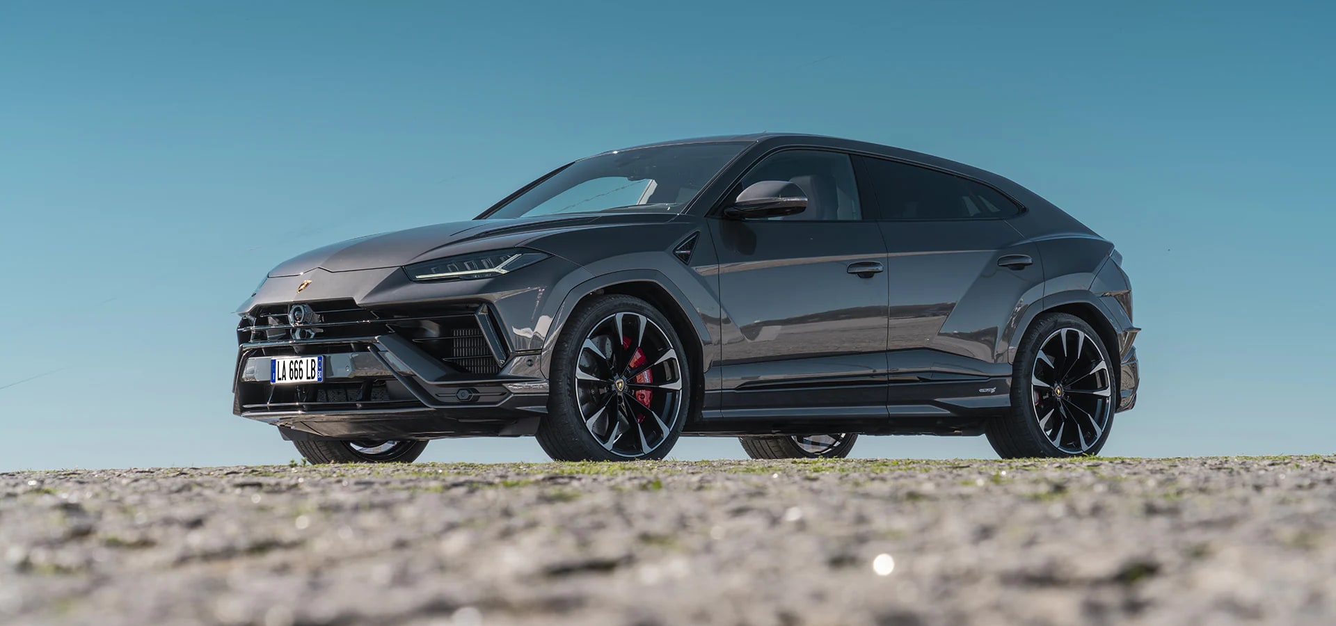 2023-lambo-urus-profile.png