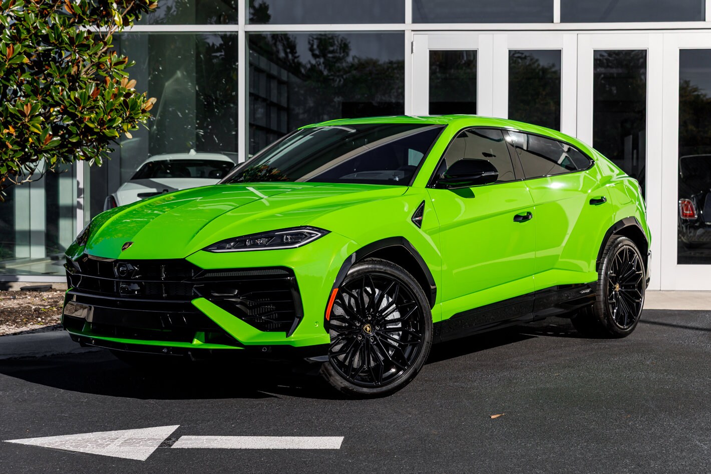 2025 Lamborghini Urus SE photo 3