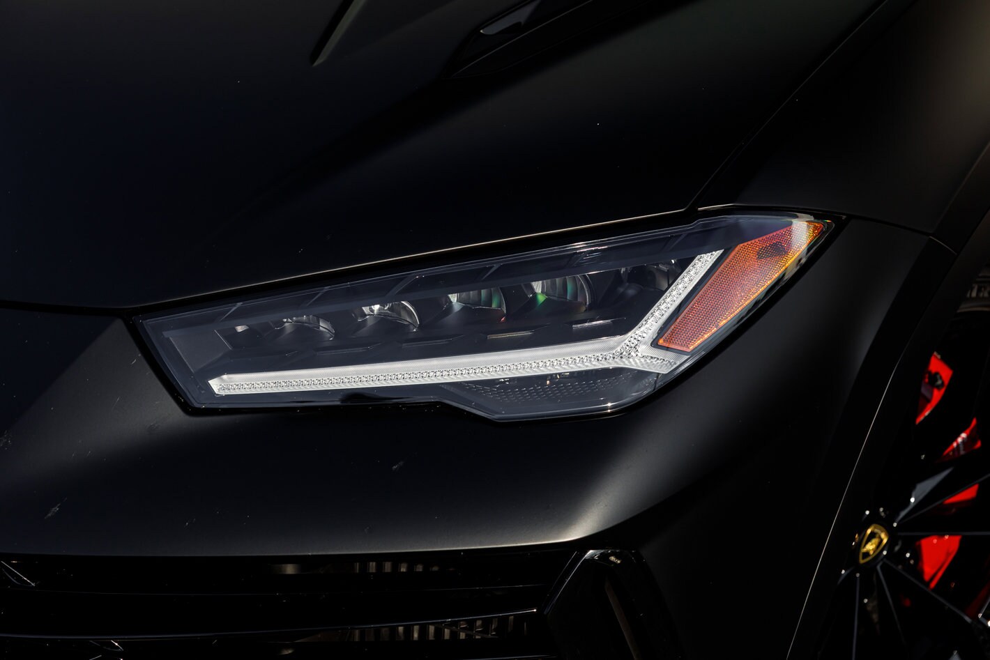 2024 Lamborghini Urus S photo 2