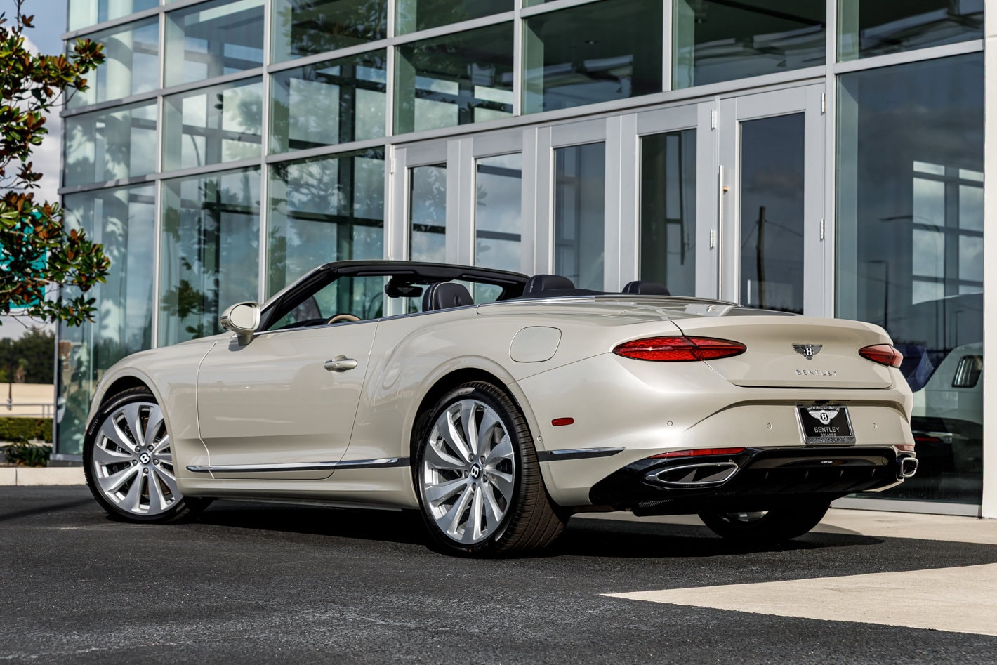 2026 Bentley Continental GTC Base - Photo 16