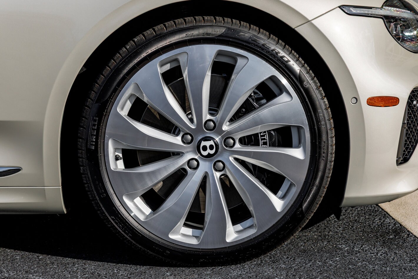 2026 Bentley Continental GTC Base - Photo 27