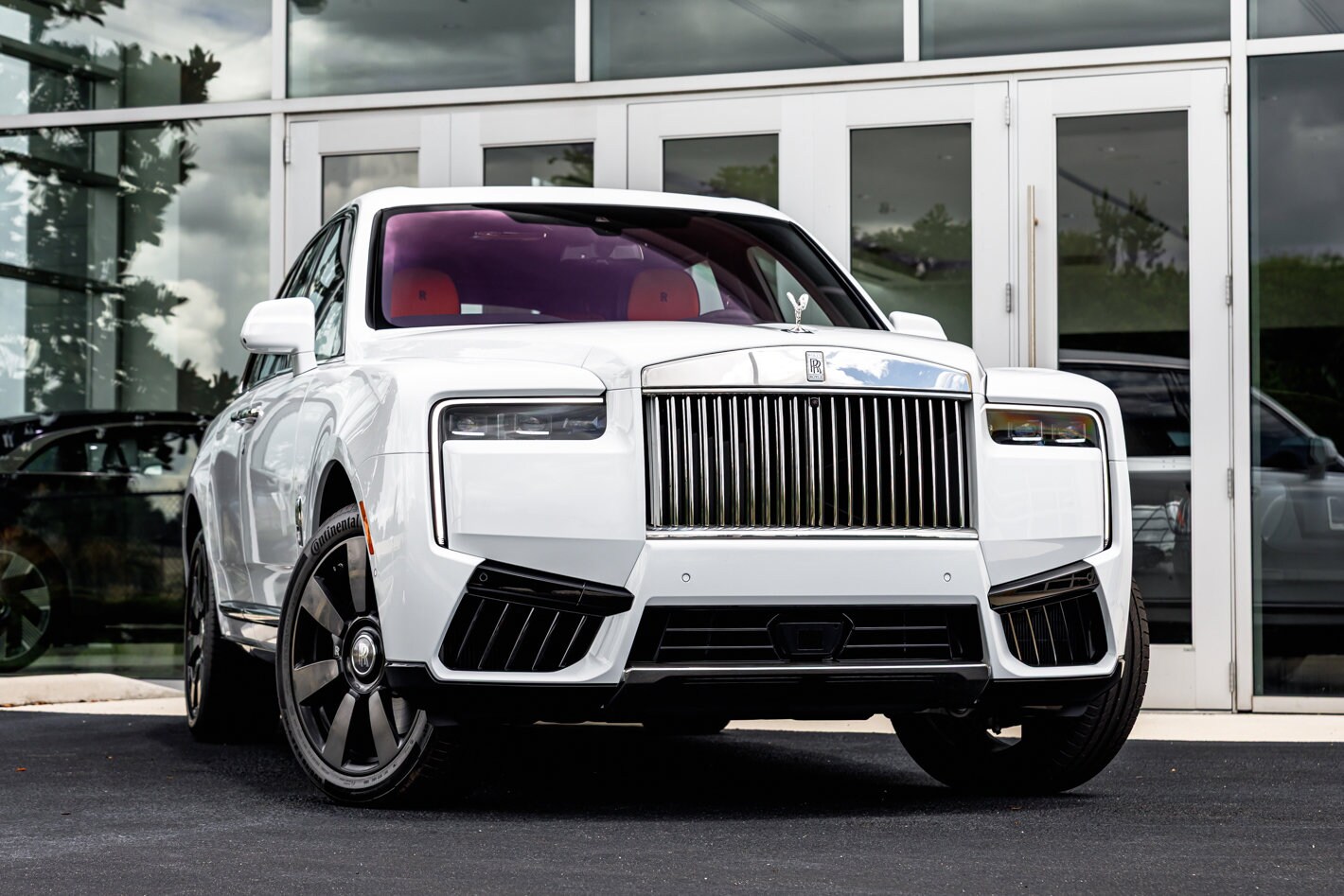 2025 Rolls Royce Cullinan RR photo 2