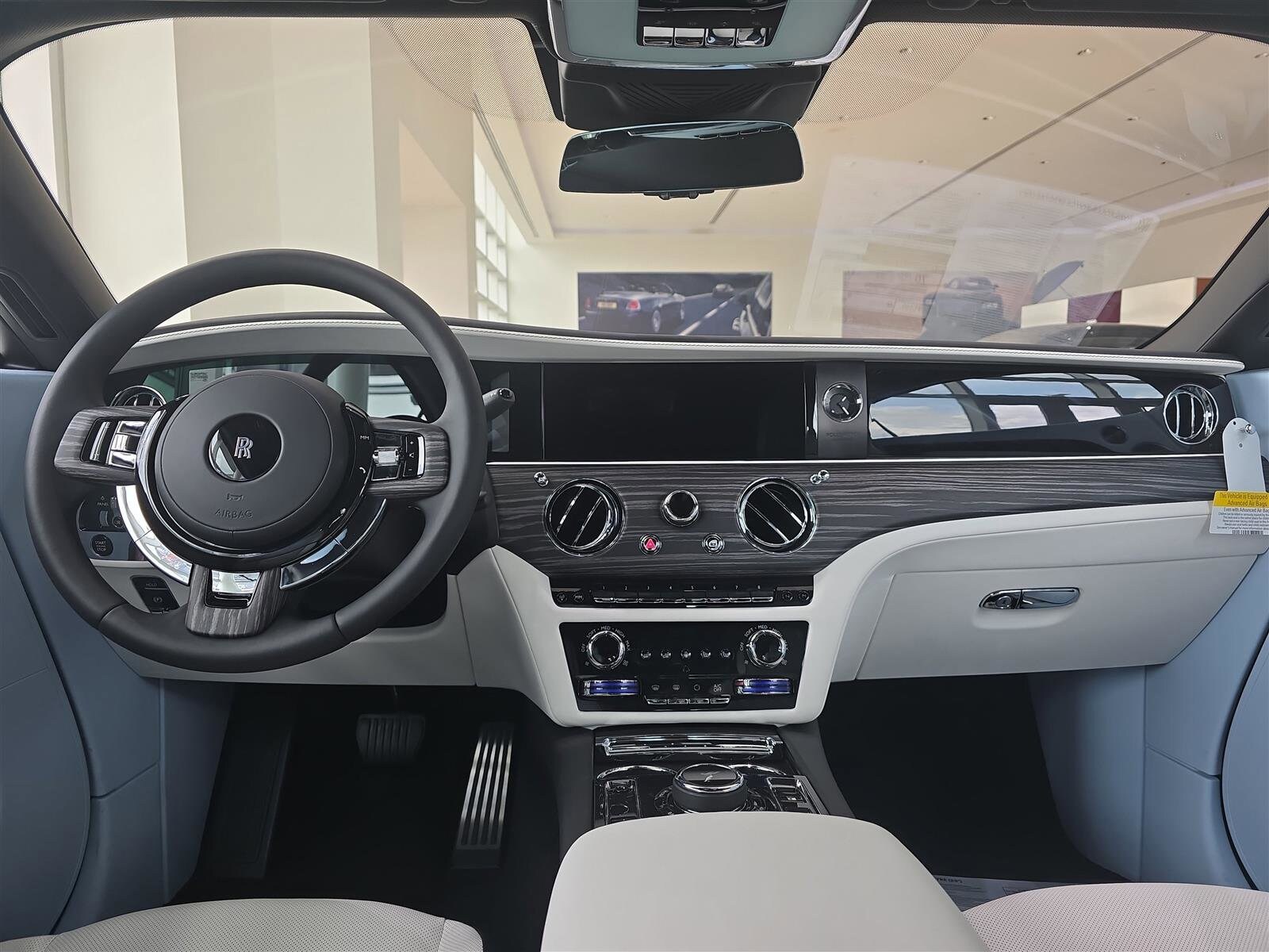 2025 Rolls Royce Spectre photo 3