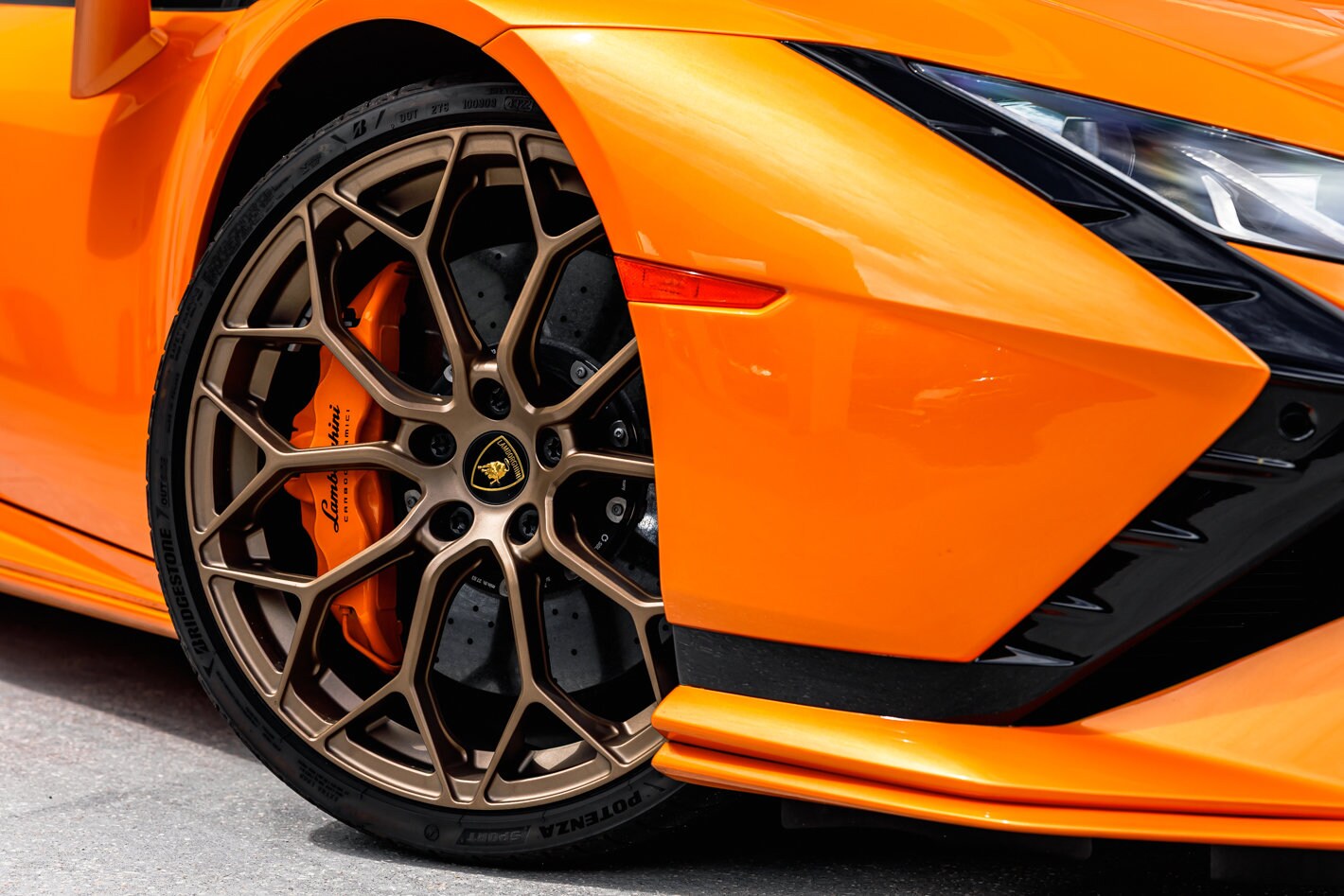 2023 Lamborghini Huracan Tecnica photo 4