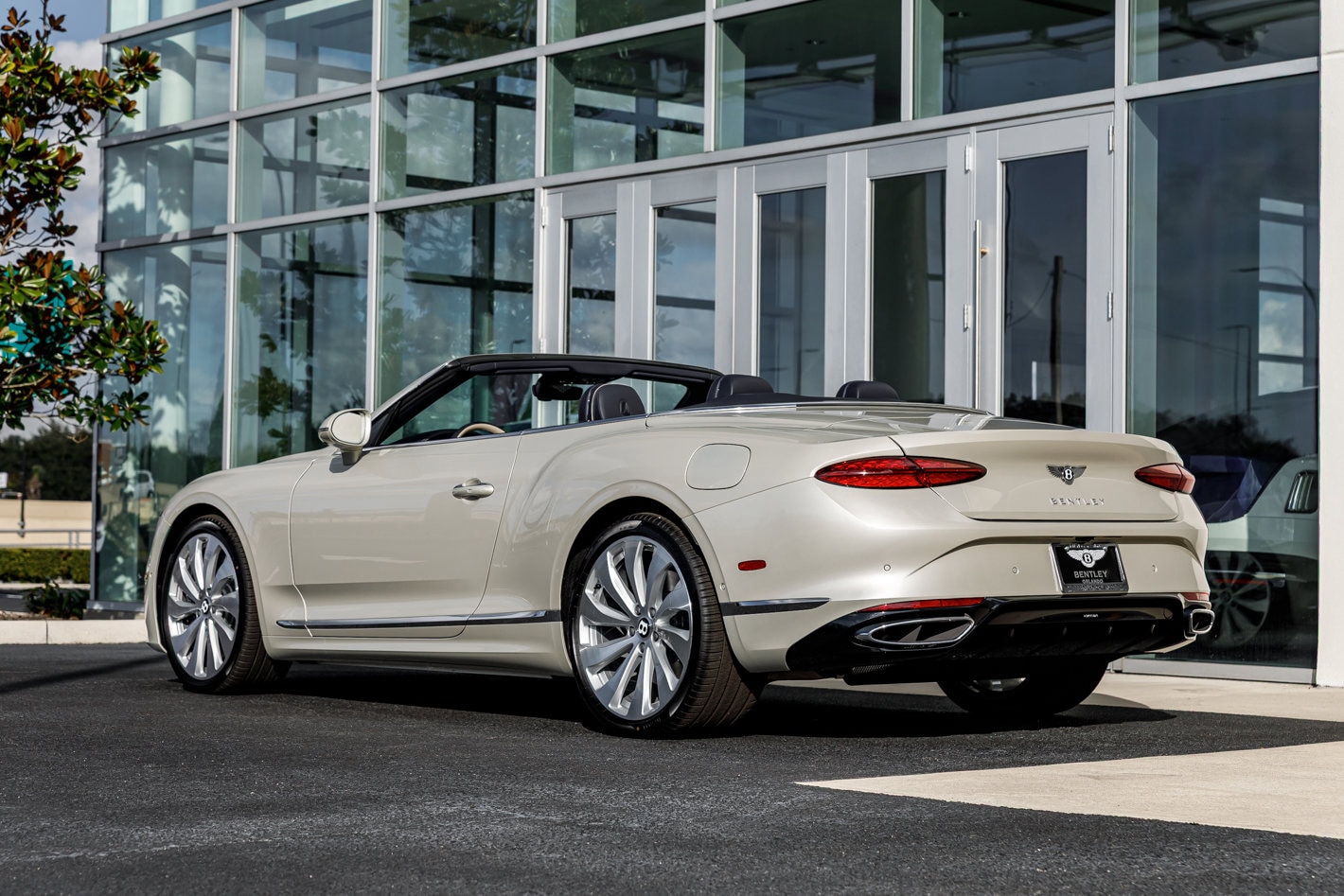 2026 Bentley Continental GTC Base - Photo 11