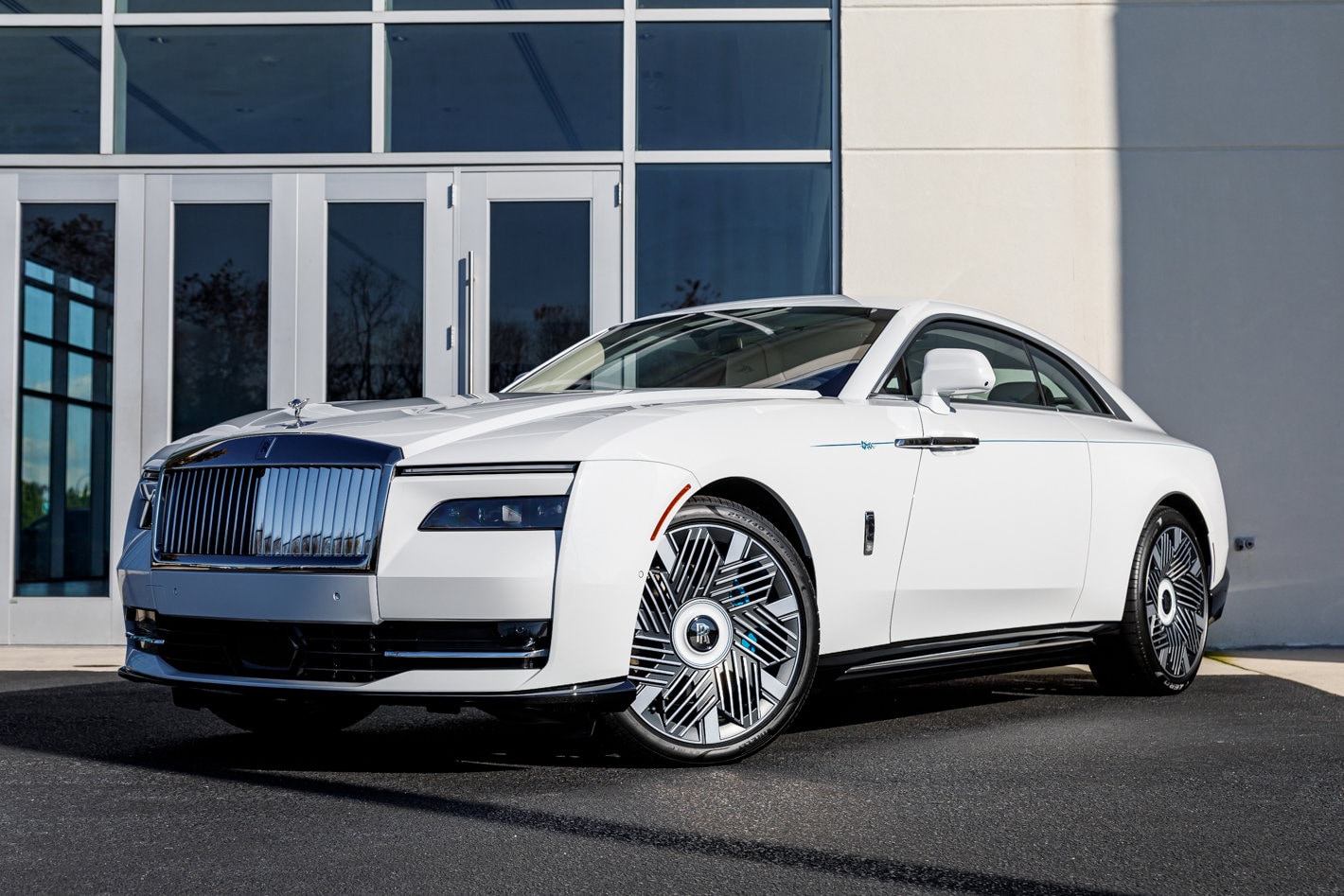 2026 Rolls-Royce Spectre Standard's photo