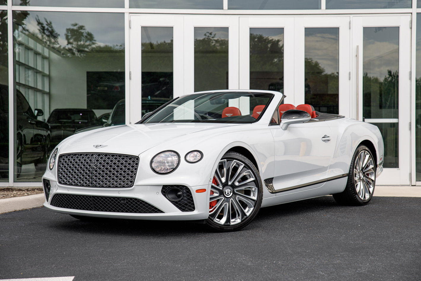 2023 Bentley Continental GT V8 Mulliner's photo