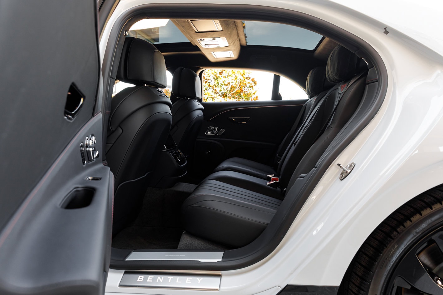 2026 Bentley Flying Spur - Photo 18