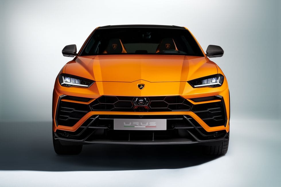 How Fast is the 2021 Lamborghini Urus?