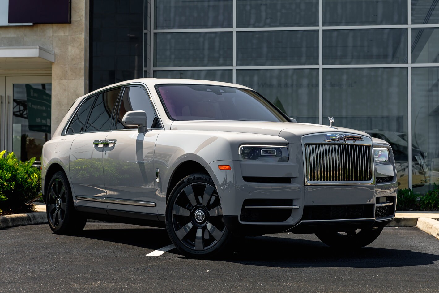 2023 Rolls Royce Cullinan RR31 photo 2