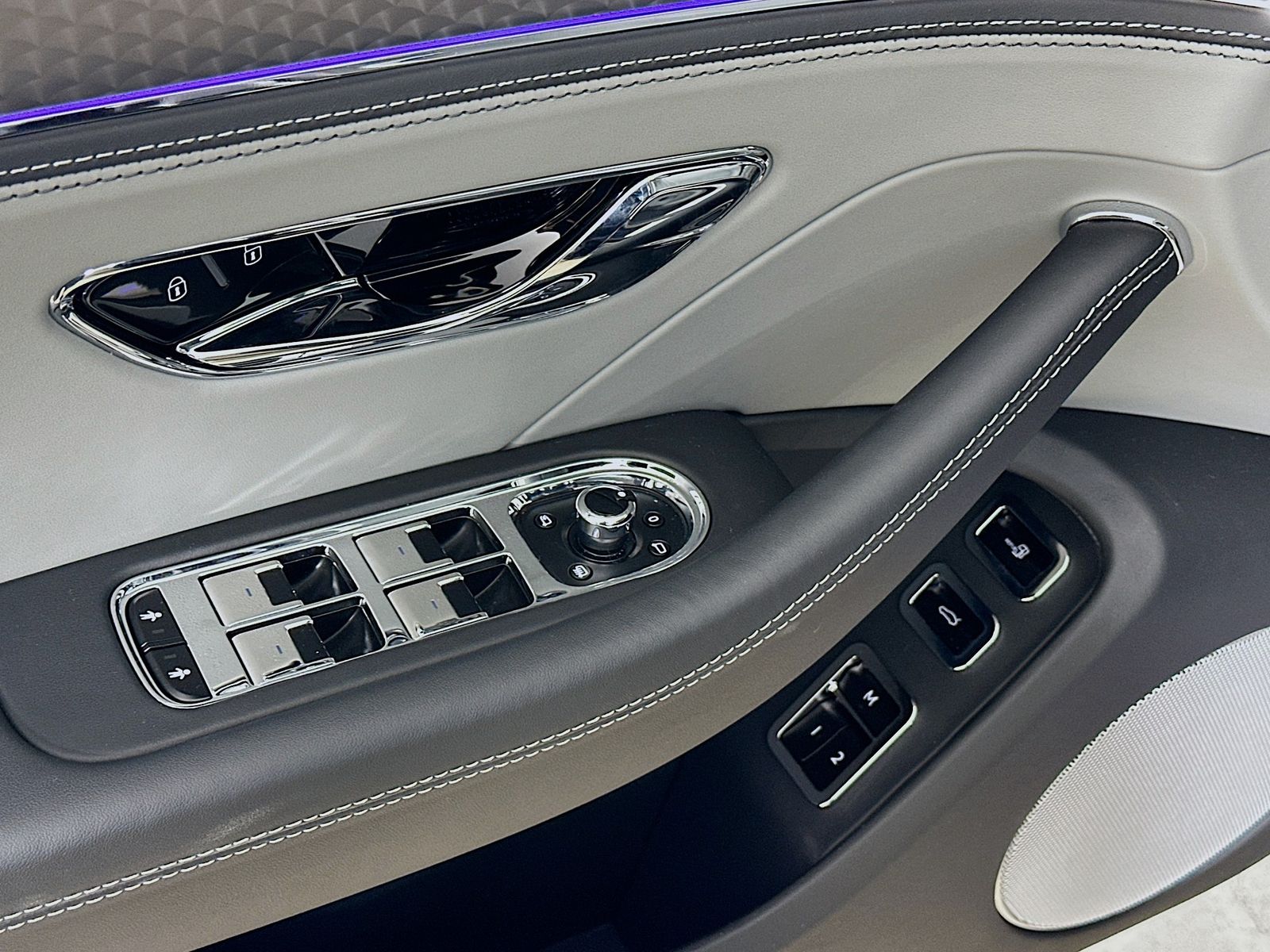 2026 Bentley Flying Spur Azure - Photo 18