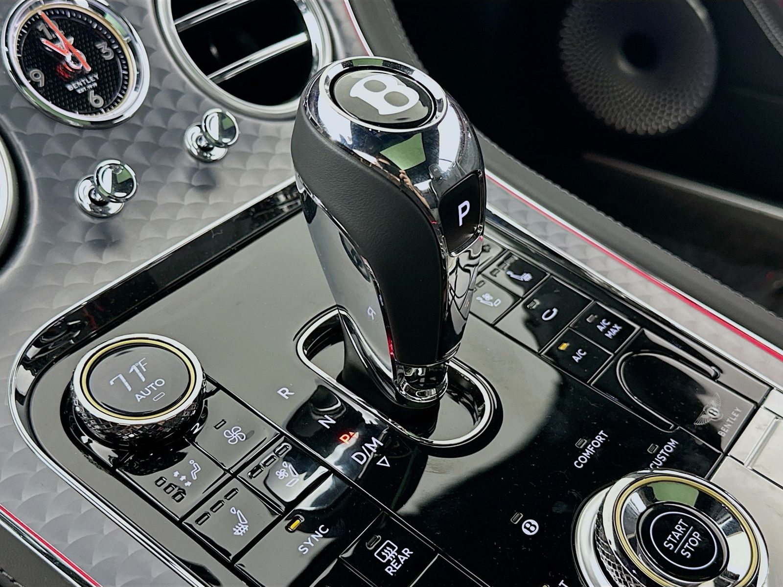 2025 Bentley Continental GT Black Edition - Photo 29