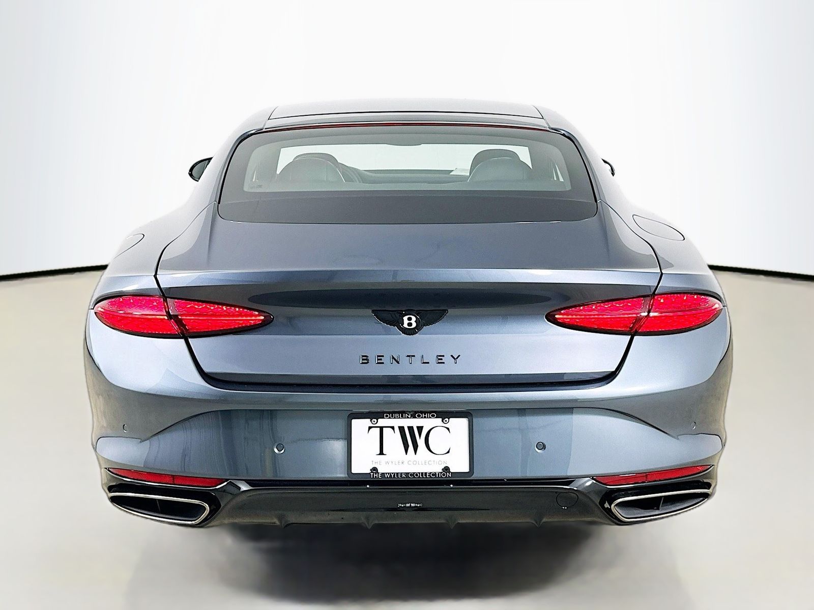 2025 Bentley Continental GT Black Edition - Photo 6