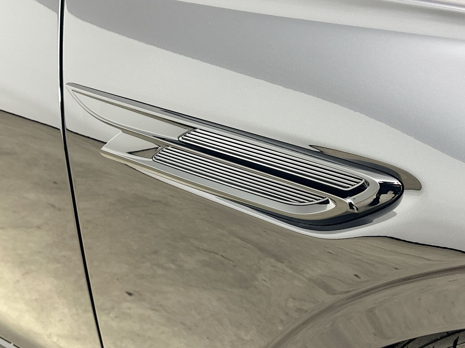 2026 Bentley Flying Spur Azure - Photo 9