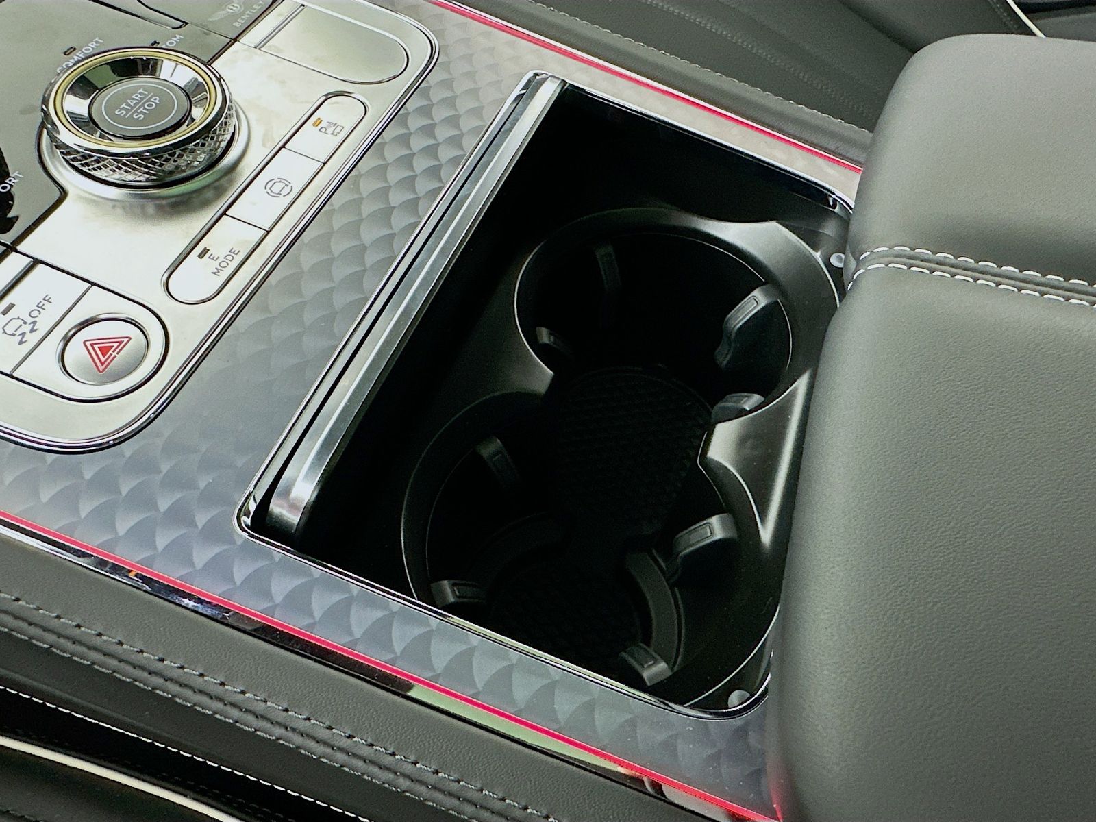 2025 Bentley Continental GT Black Edition - Photo 31
