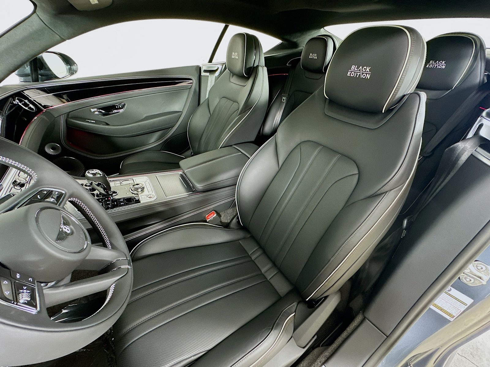 2025 Bentley Continental GT Black Edition - Photo 36