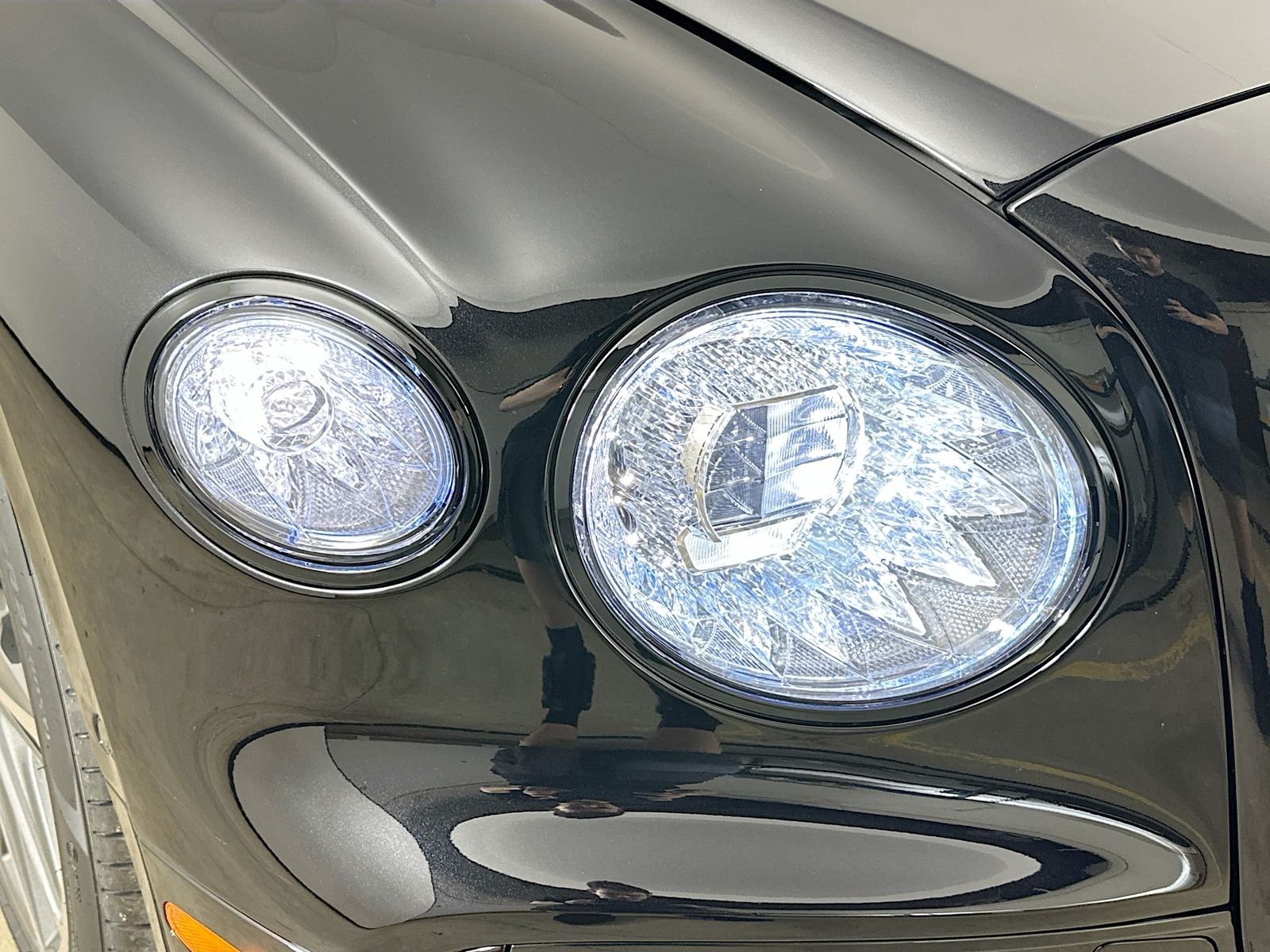 2026 Bentley Flying Spur Azure - Photo 10