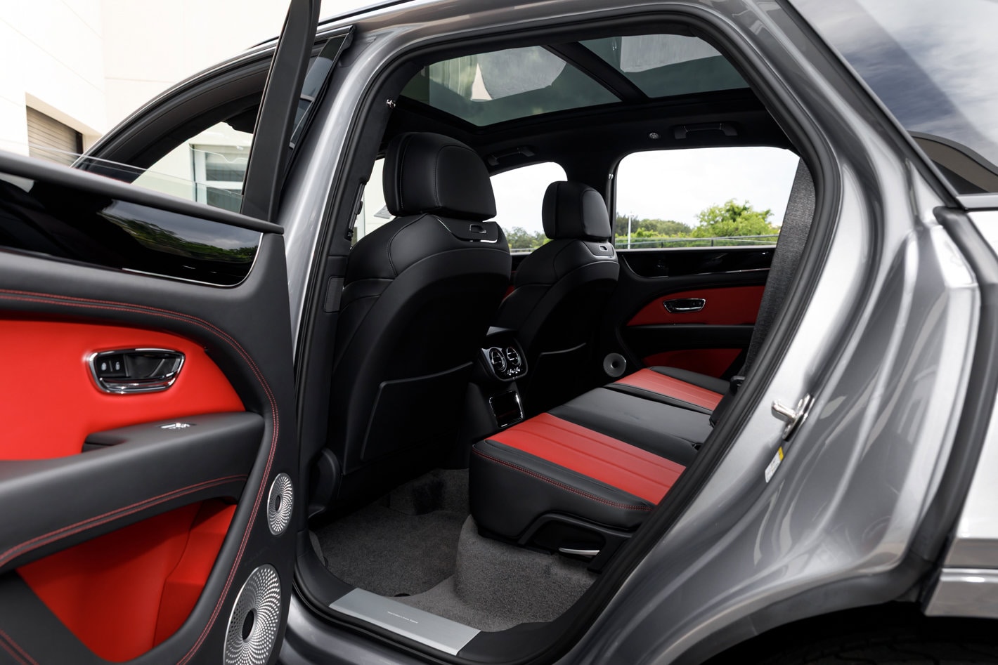 2026 Bentley Bentayga - Photo 35
