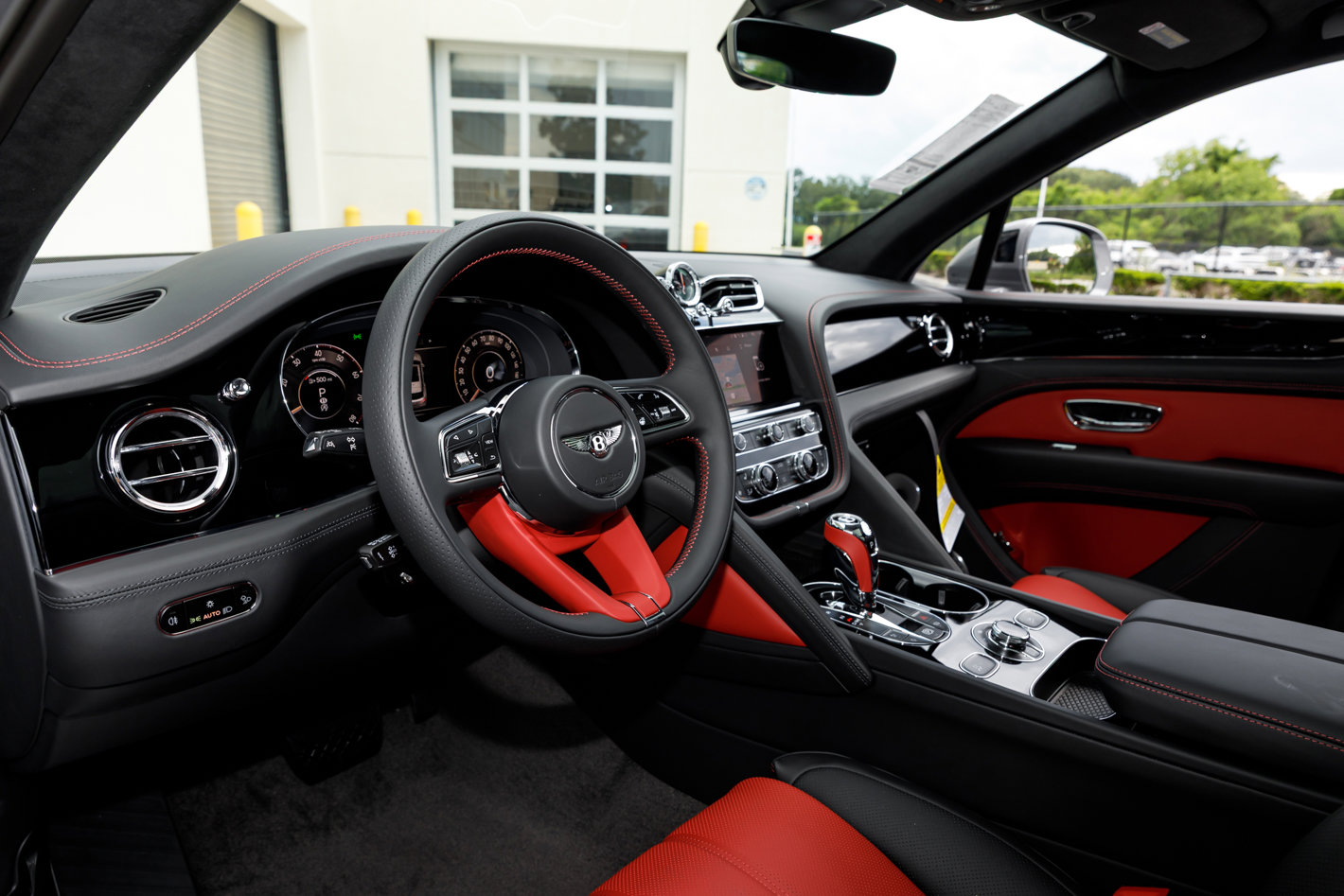 2026 Bentley Bentayga - Photo 31