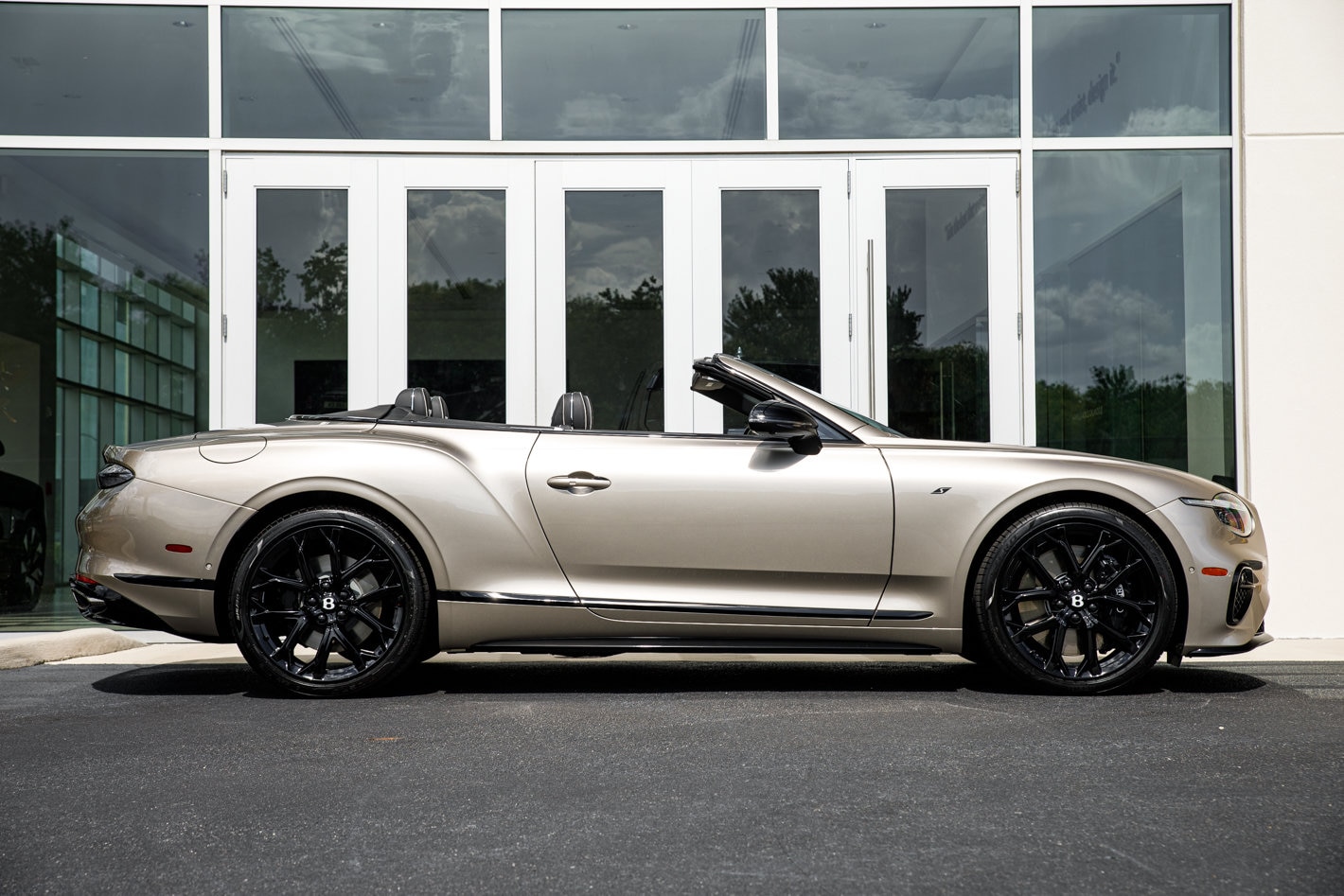 2026 Bentley Continental GTC - Photo 24