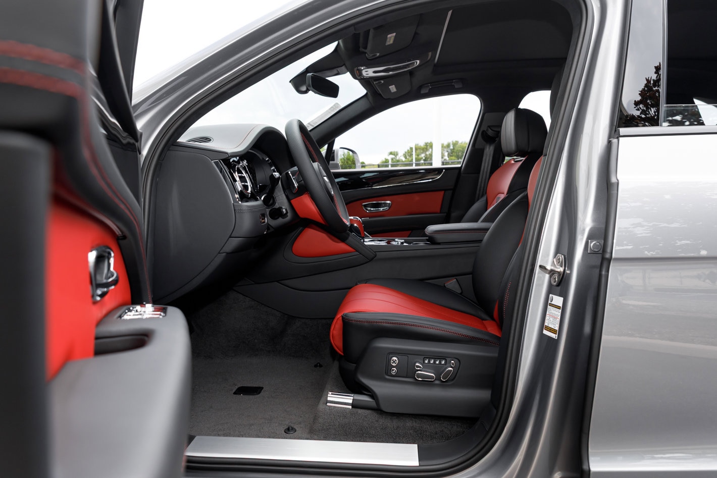 2026 Bentley Bentayga - Photo 26