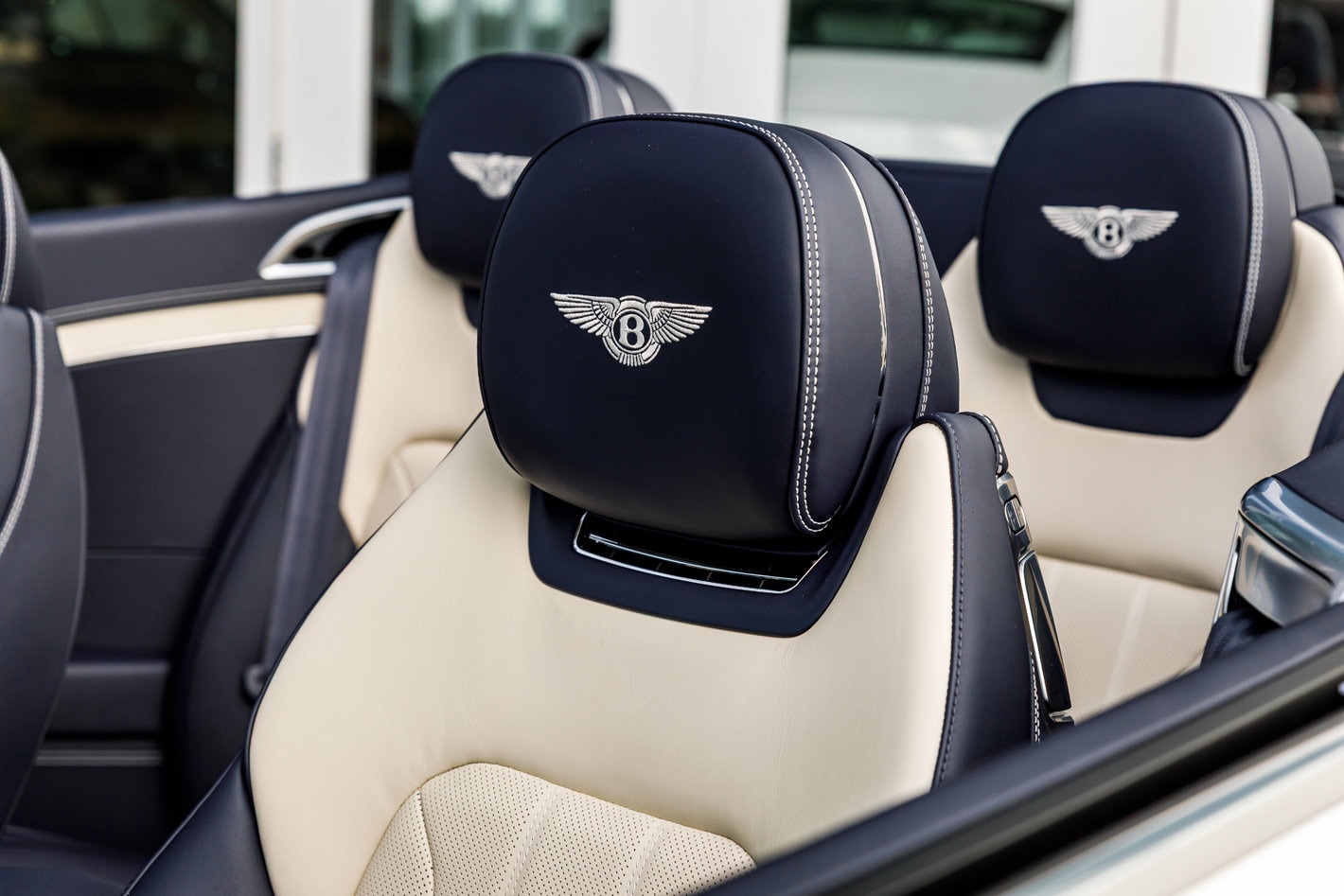 2026 Bentley Continental GTC - Photo 7