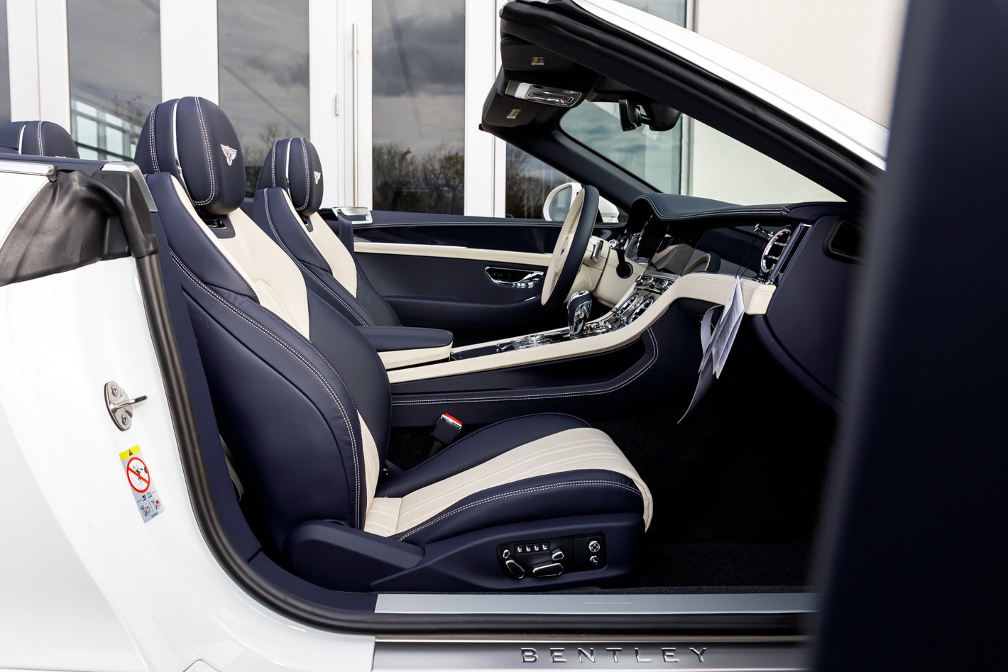 2026 Bentley Continental GTC - Photo 35