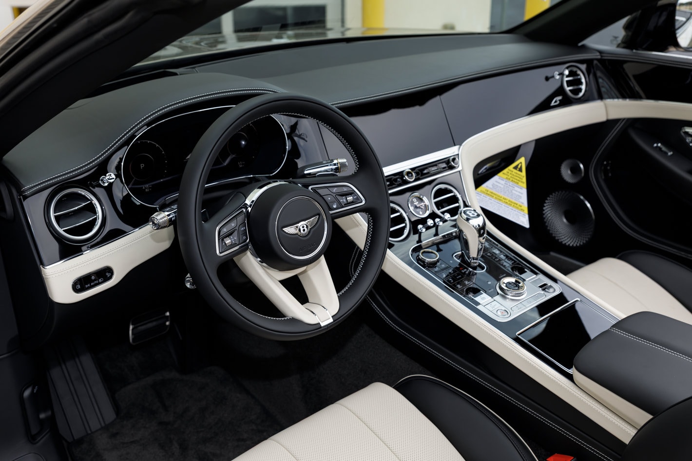 2026 Bentley Continental GTC - Photo 42