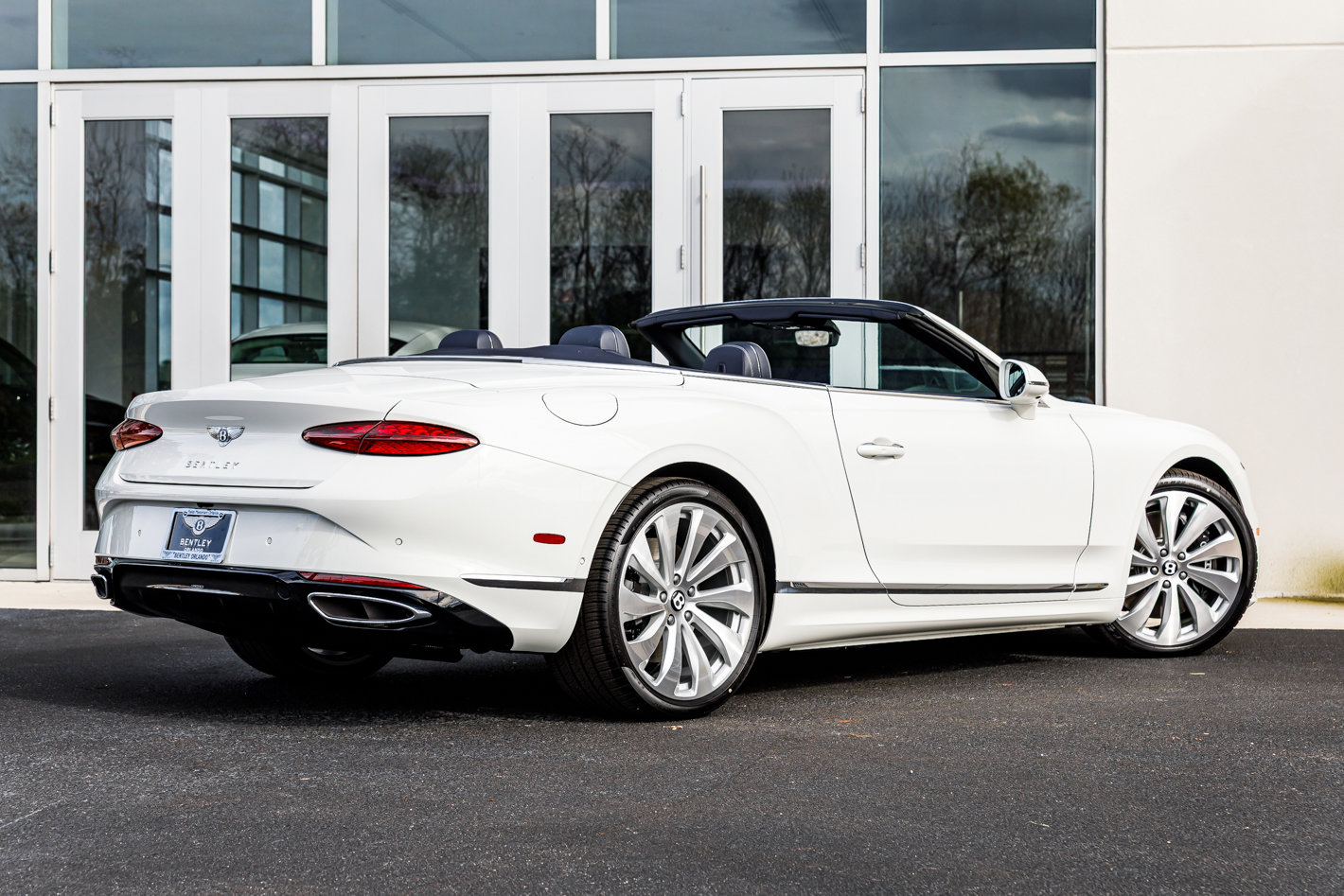 2026 Bentley Continental GTC - Photo 17