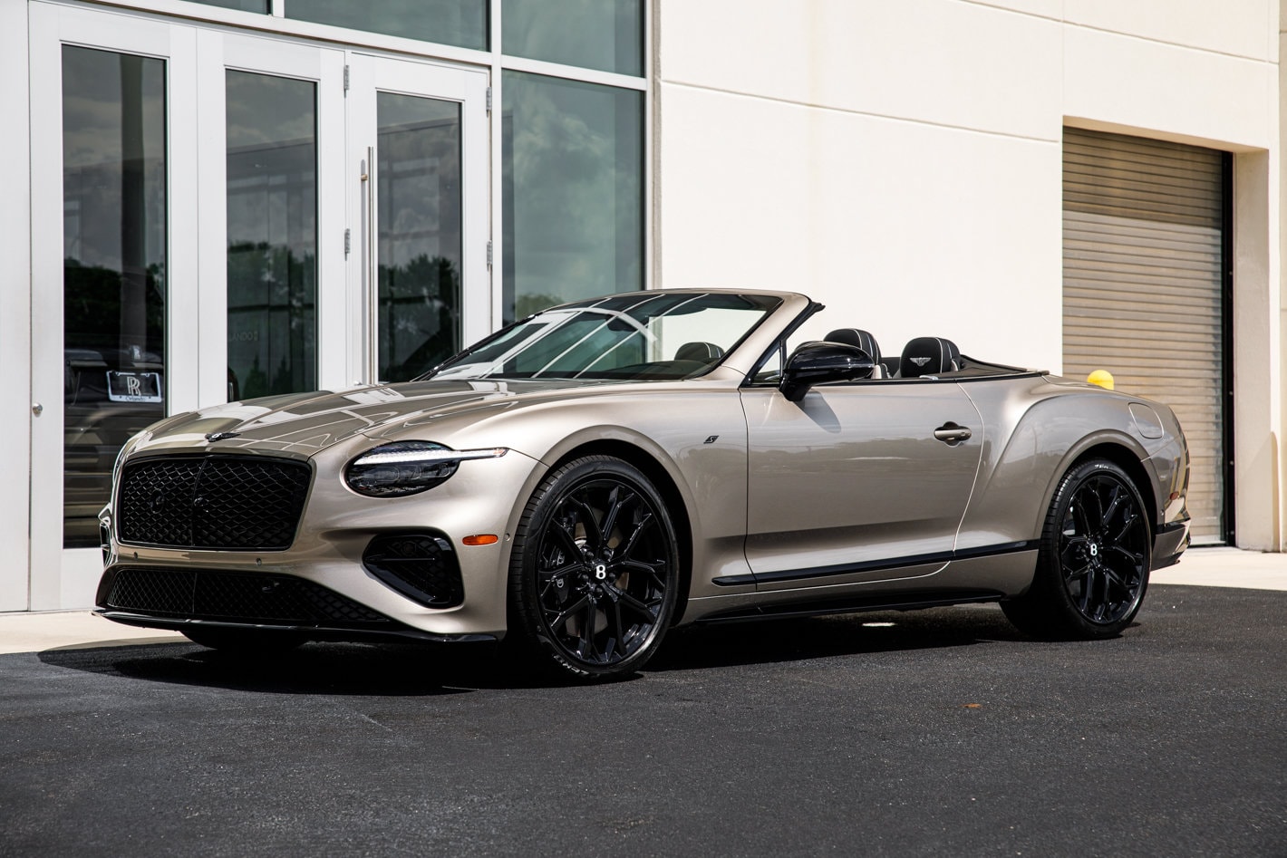 2026 Bentley Continental GTC - Photo 9