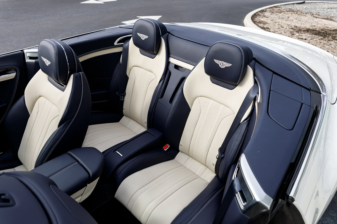 2026 Bentley Continental GTC - Photo 33