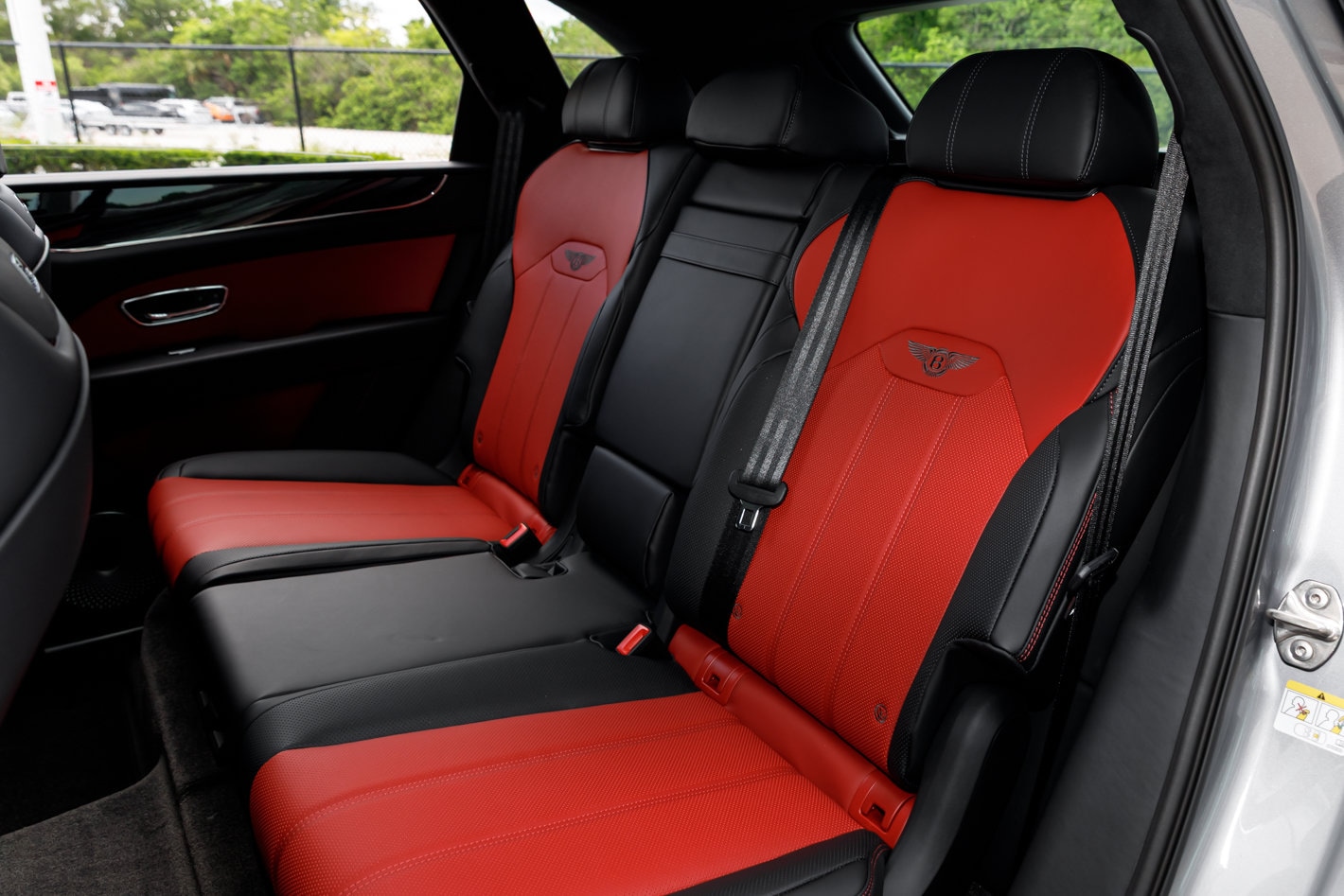 2026 Bentley Bentayga - Photo 33