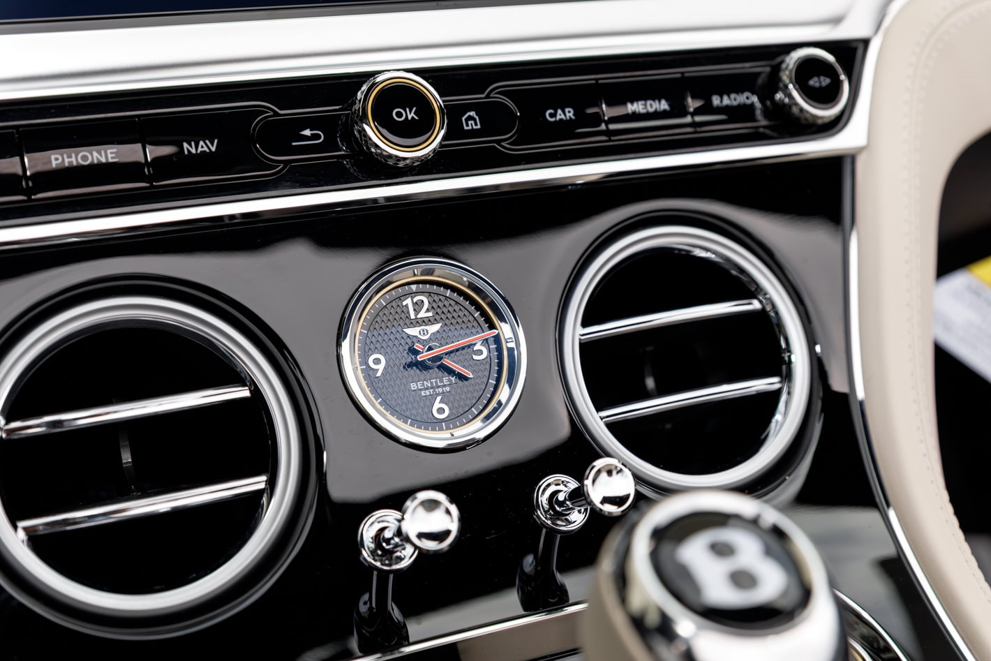 2026 Bentley Continental GTC - Photo 43