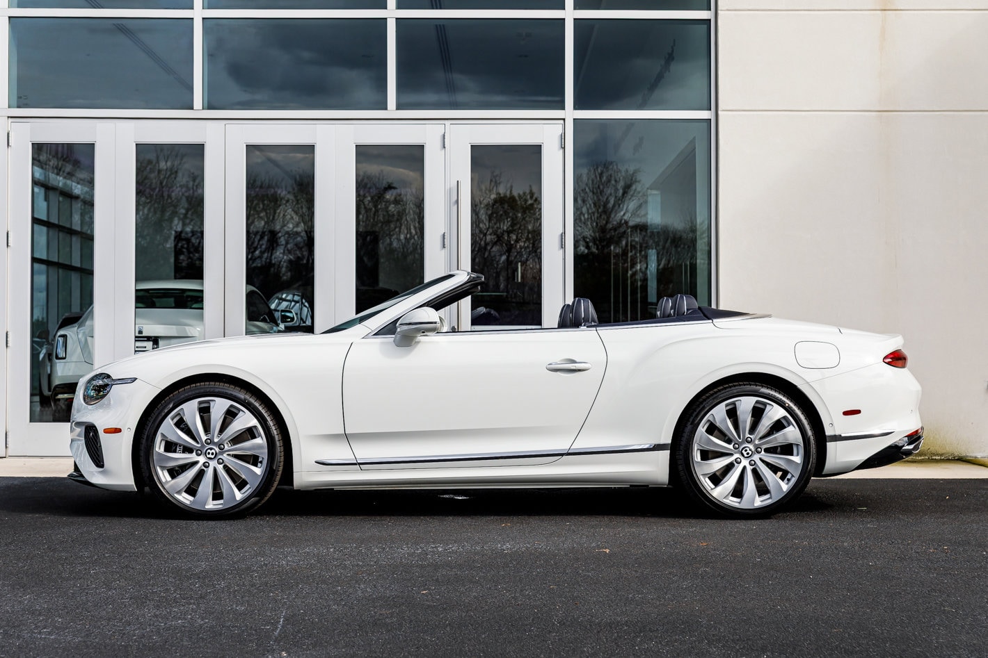 2026 Bentley Continental GTC - Photo 8
