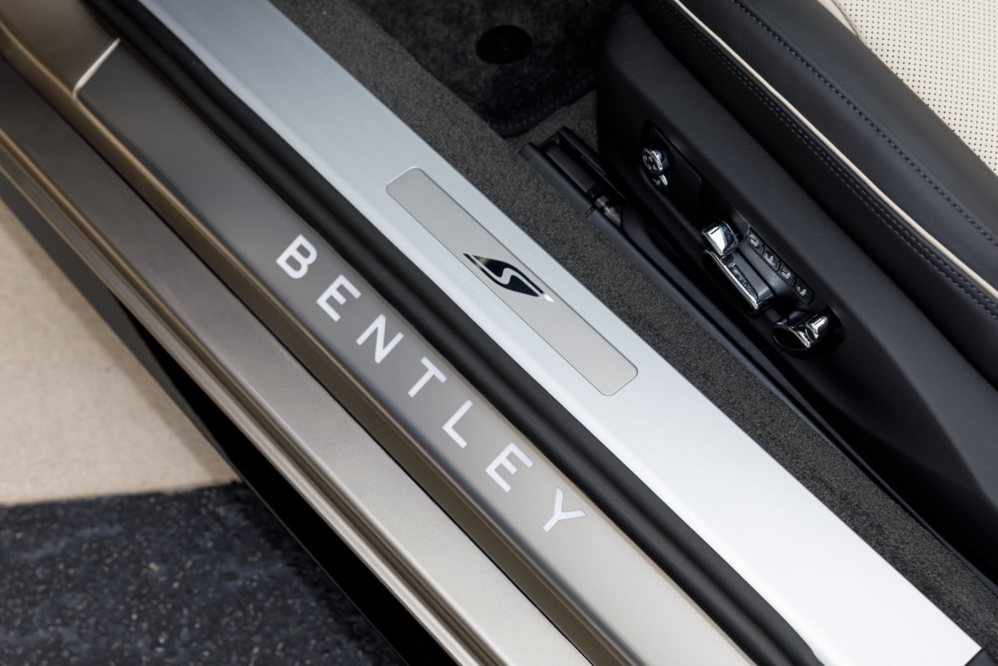 2026 Bentley Continental GTC - Photo 41