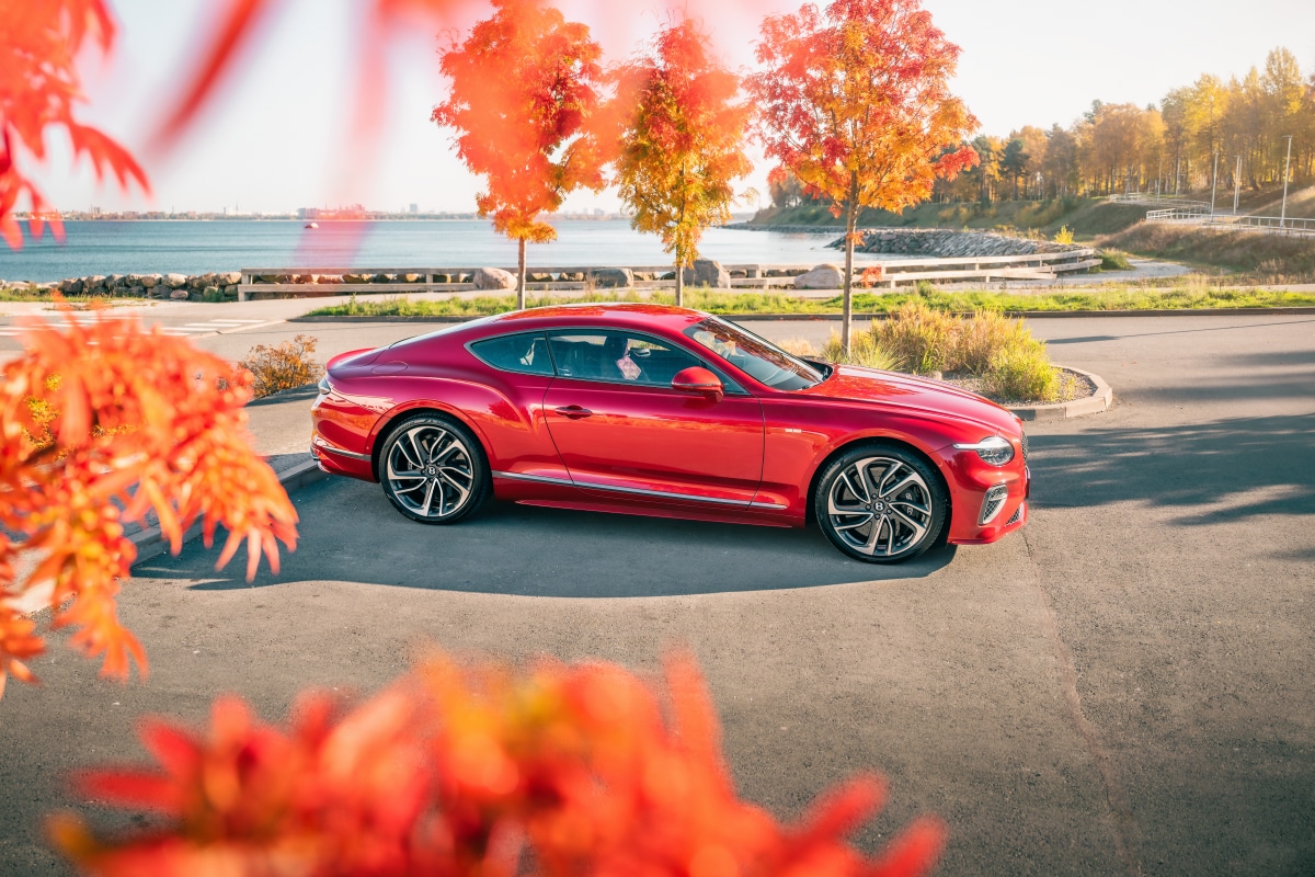 Bentley-Continental-GT-autumn-fall.png