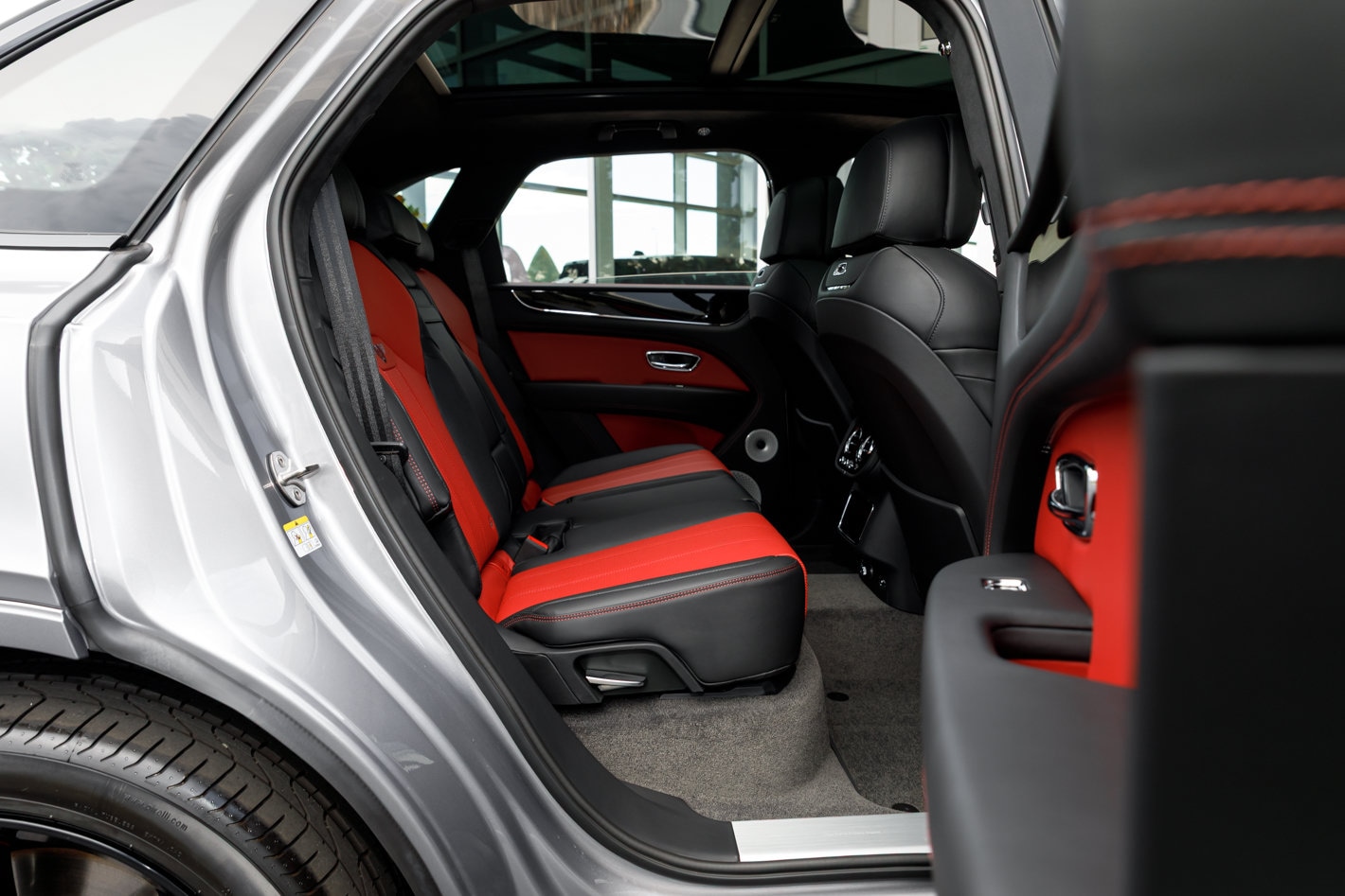 2026 Bentley Bentayga - Photo 38