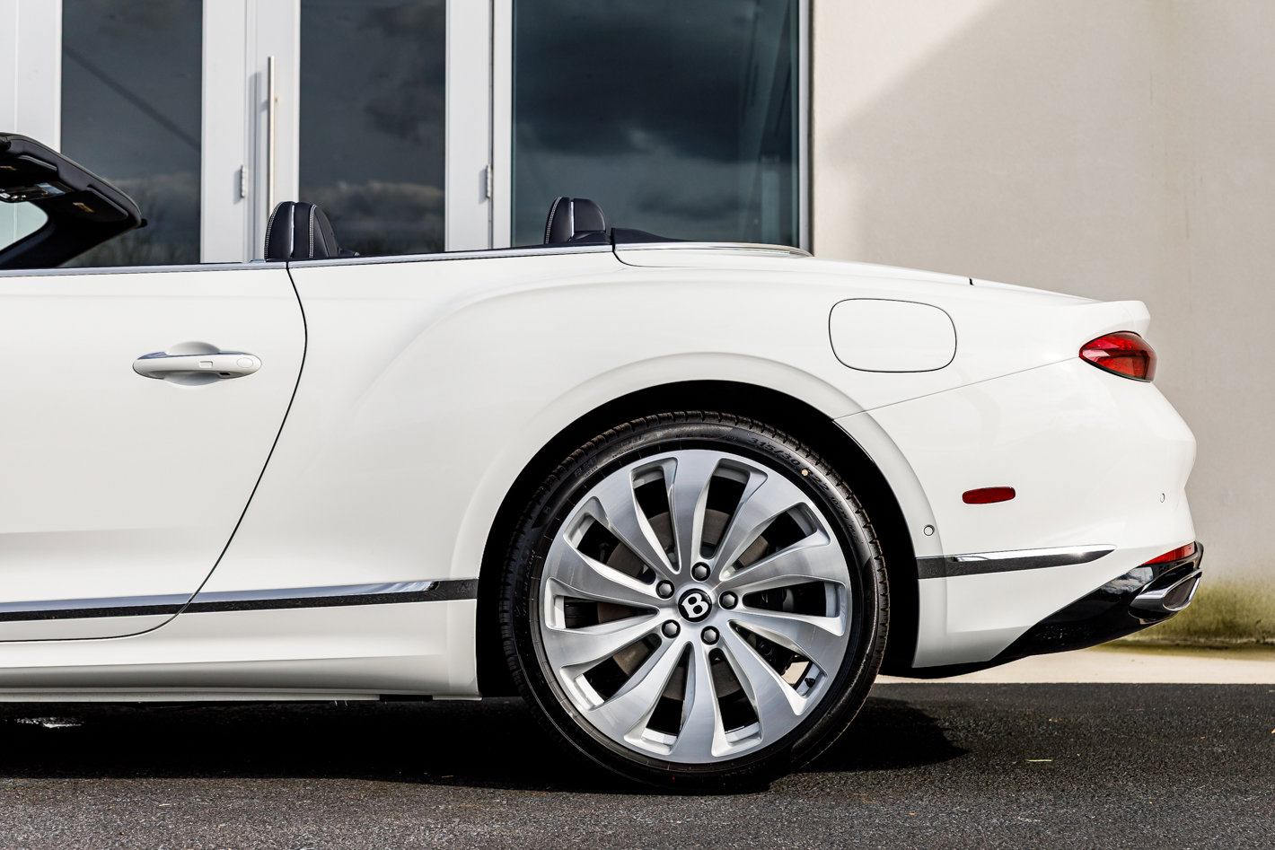 2026 Bentley Continental GTC - Photo 10